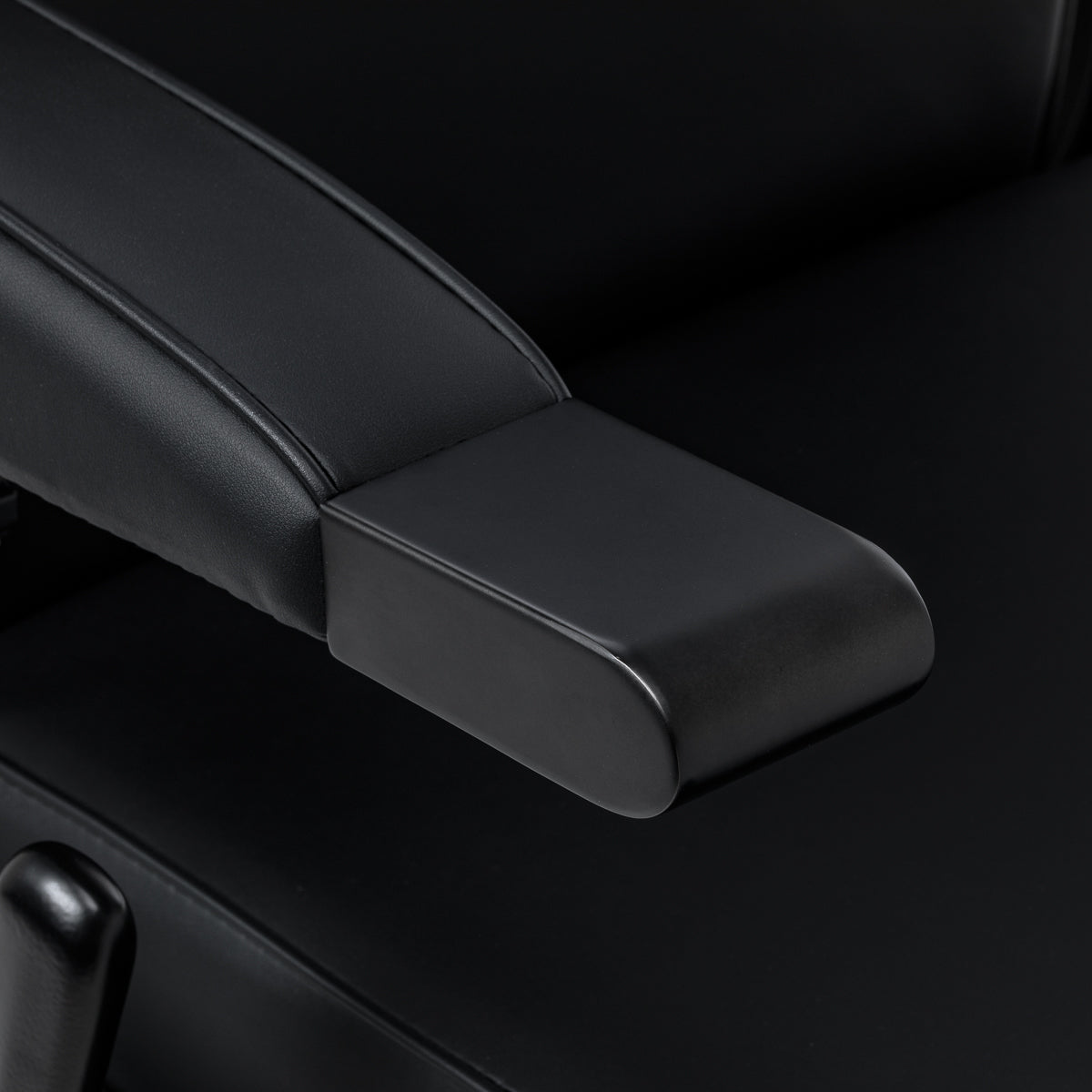 Gabbiano Continental Barberstuhl Mit Massage – Schwarz · Armlehnendetail