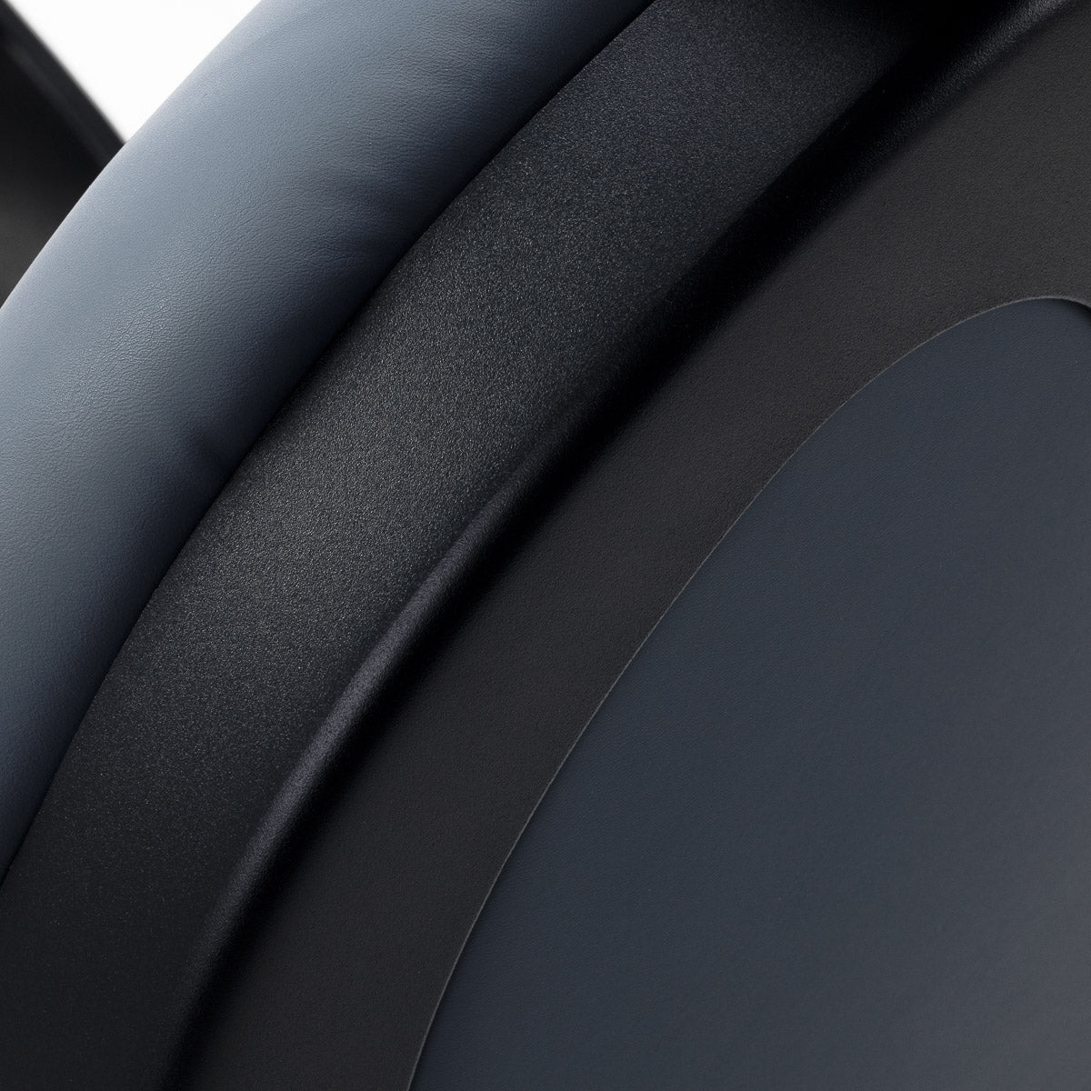 Barber chair Gabbiano Niccolo graphite buttonless - BVShop