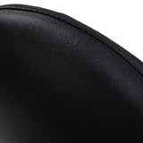 Schwarzer Kunstlederbezug des ACTIVESHOP 6001 Sattelsitzes im Detail