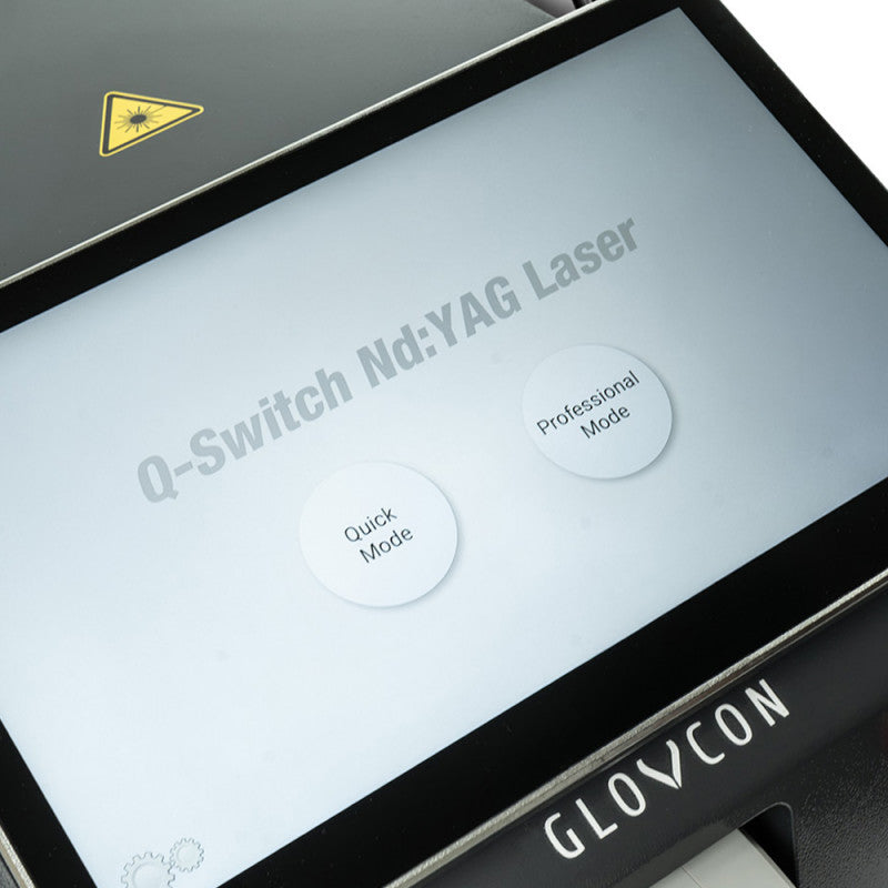 GLOVCON MED Nd:YAG Laser mit professionellem Handstück und Bedienelementen
